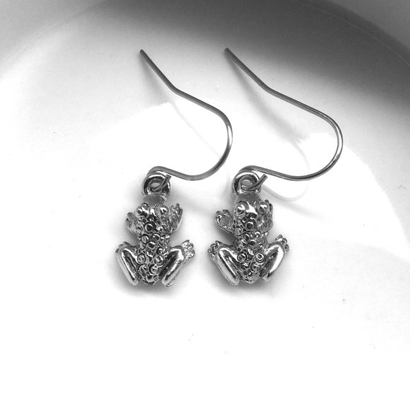 Miniature Tiny Frog Amphibian Animal Lover Charm Earrings - Picture 3 of 4